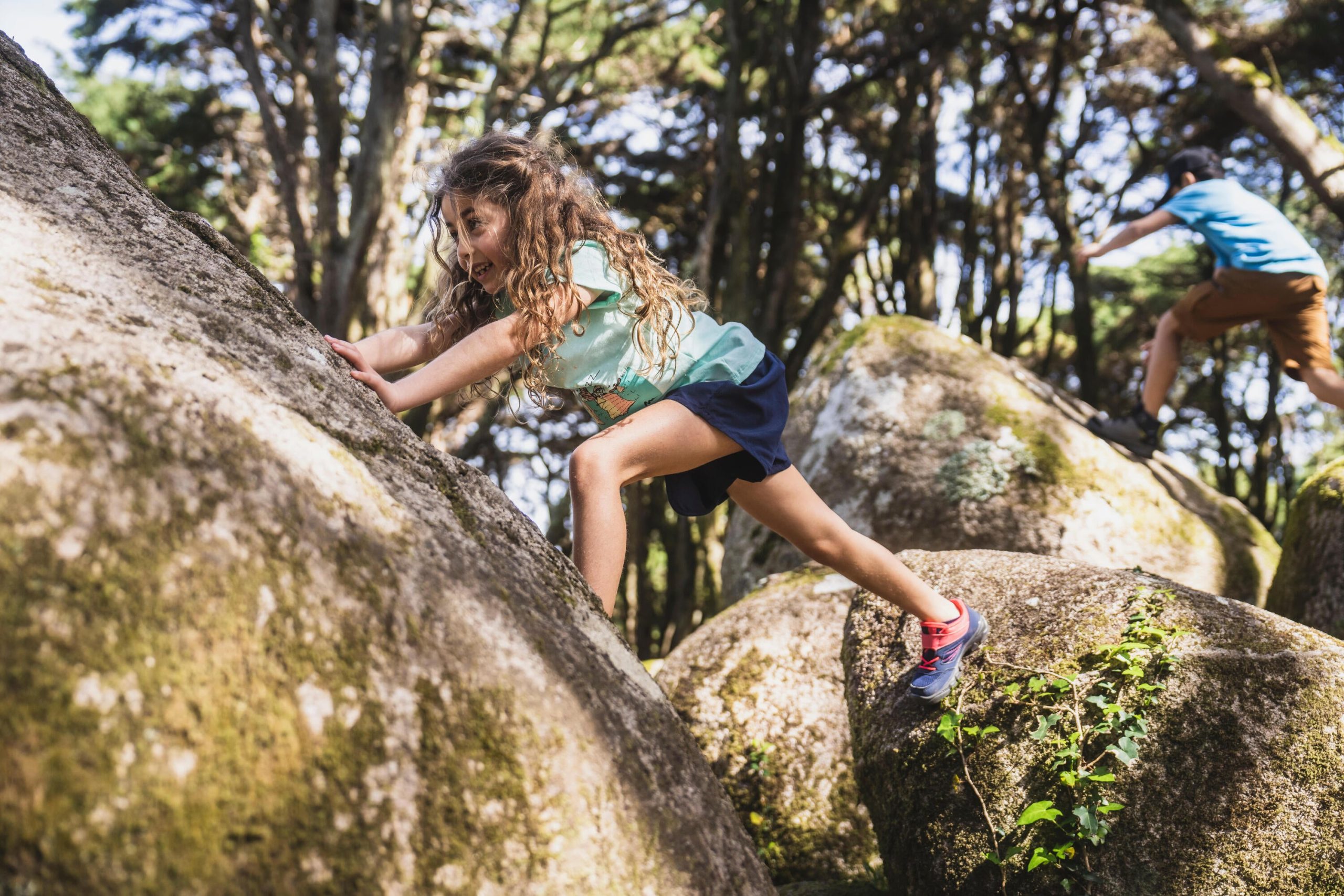 Quechua Kids' NH100 Velcro Hiking Shoes - Image 11