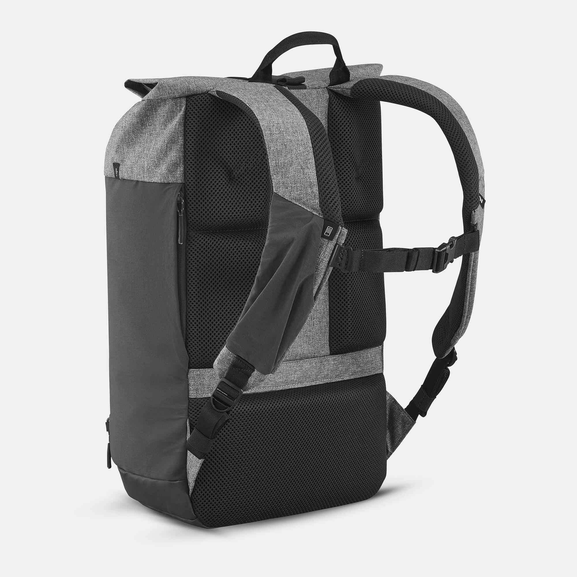 Quechua NH500 Escape Rolltop 23 L Backpack - Image 3
