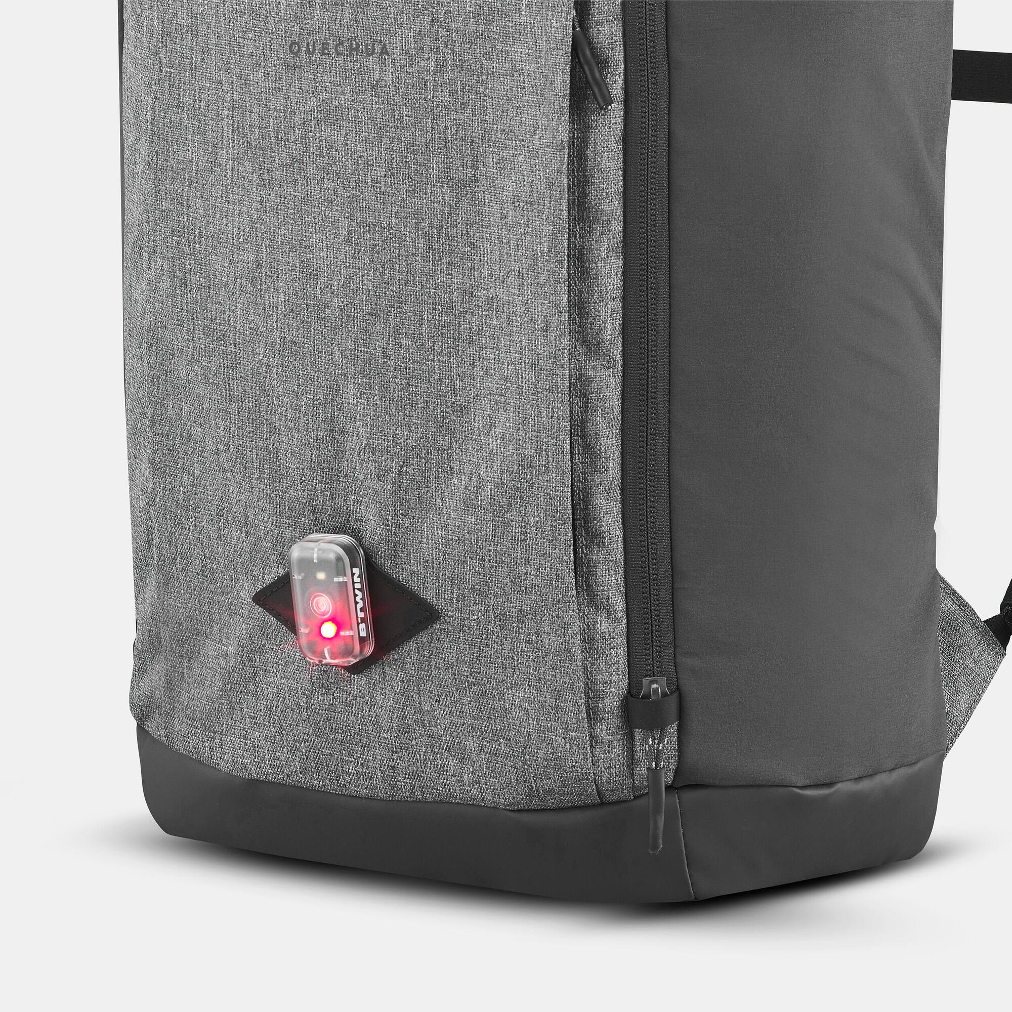 Quechua NH500 Escape Rolltop 23 L Backpack - Image 9