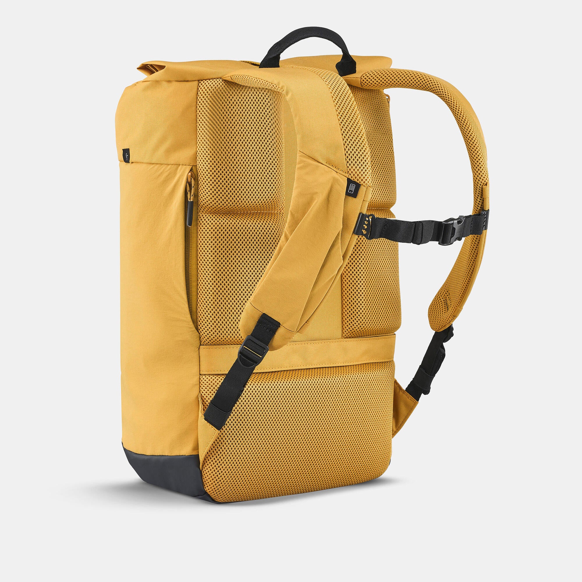 Quechua NH500 Escape Rolltop 23 L Backpack - Image 17