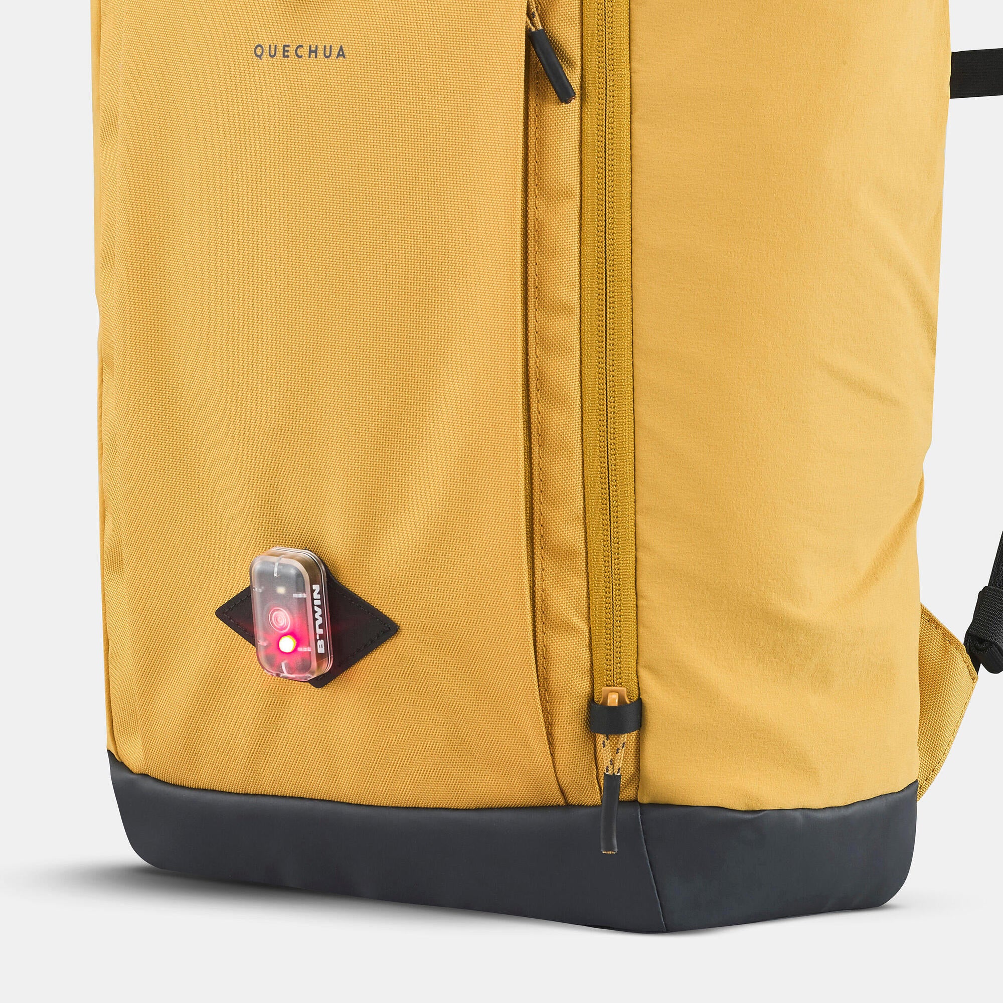 Quechua NH500 Escape Rolltop 23 L Backpack - Image 24