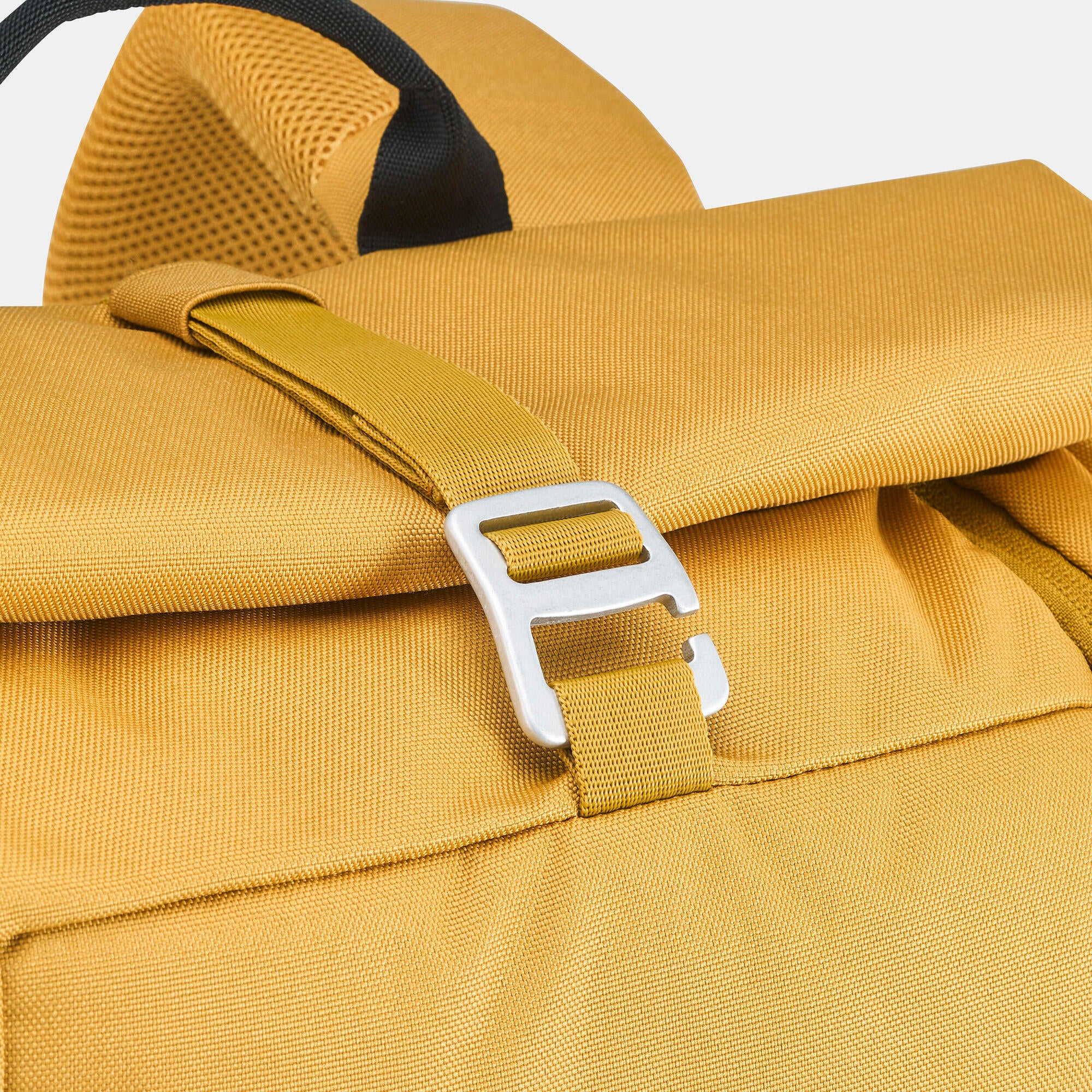 Quechua NH500 Escape Rolltop 23 L Backpack - Image 22